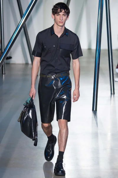Look 24